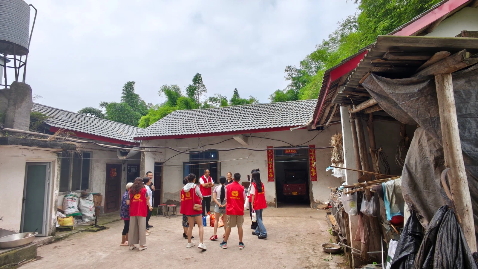 践行企业社会责任 安逸无忧集团赴东坡区慰问困难残疾家庭